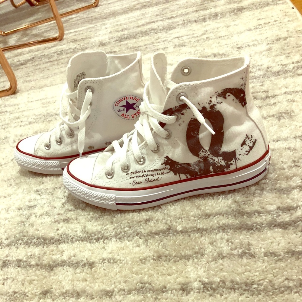 Converse print Chanel 💯Authentic brand new!!!!